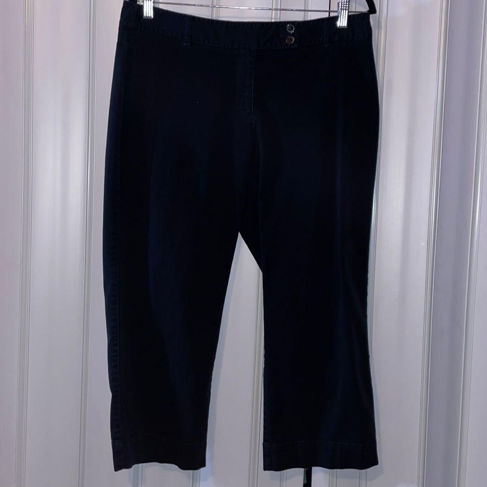 Ann Taylor LOFT Julie Size 12 Black Tab Front Capri Button Missing